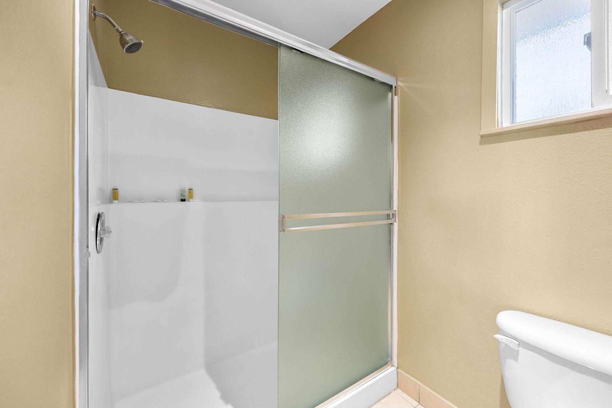 Super 8 By Wyndham Crescent City Bagian luar foto